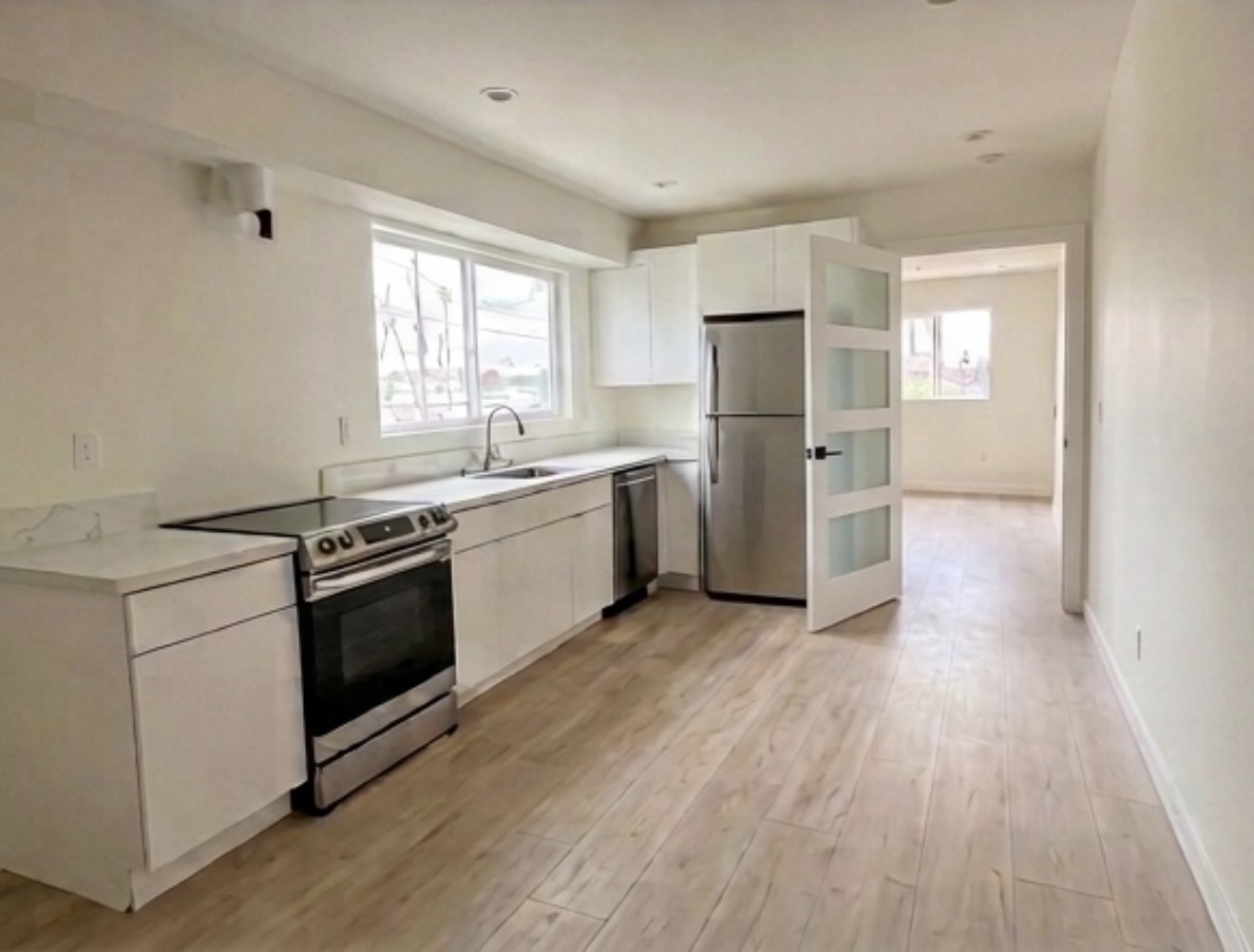 ONE LA kitchen